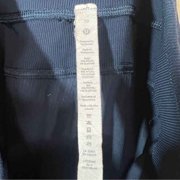 Lululemon Athletica Women’s Black On The Fly Drawstring Capri Pants Size 10 - Picture 11 of 11